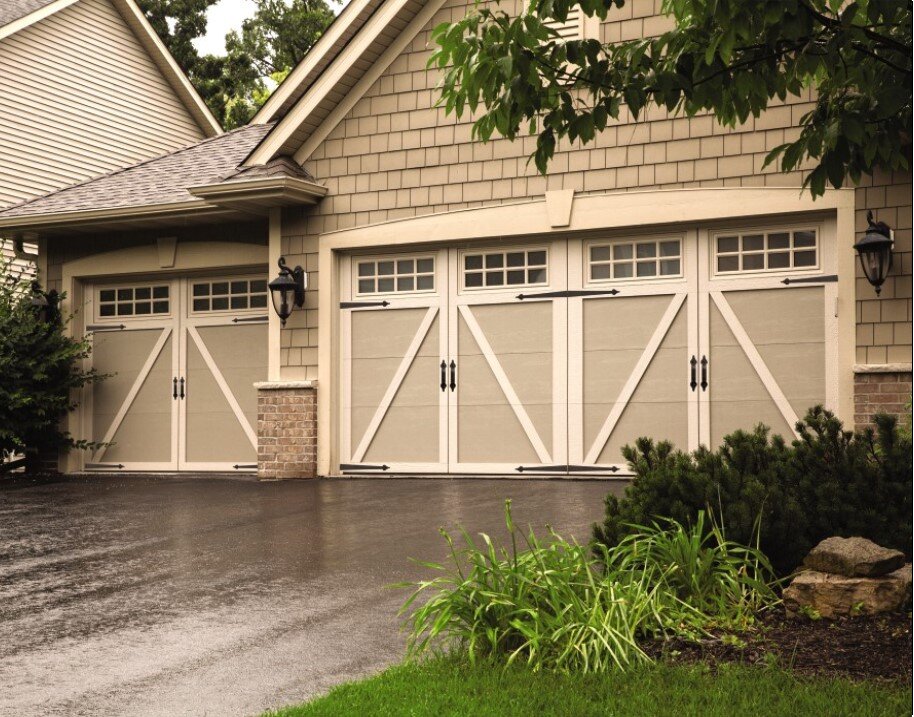 Courtyard Garage Doors - Overhead Door Comapny of Grand Island