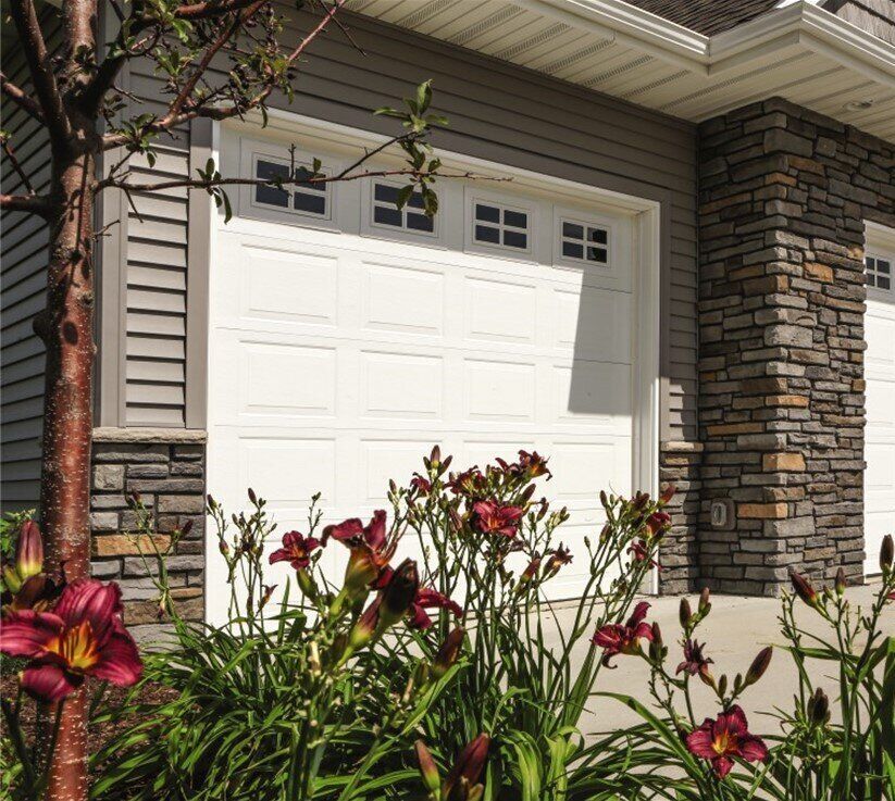 Residential Garage Doors, Overhead Door Company of Grand Island